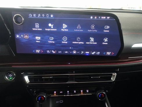 Used 2024 Chevrolet Traverse RS image 14