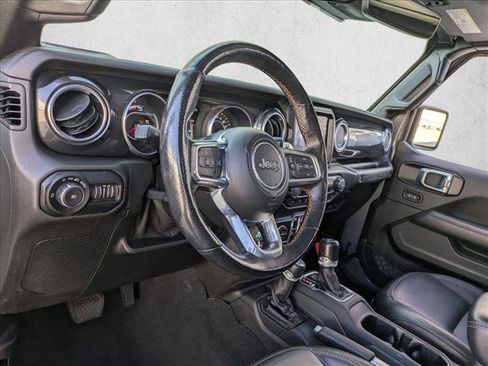Used 2021 Jeep Wrangler Unlimited Rubicon image 10