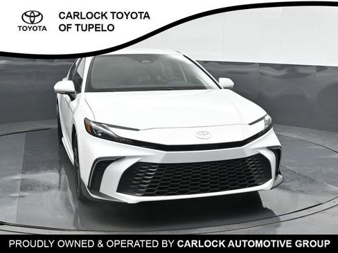 Used 2026 Toyota Camry SE FWD image 6