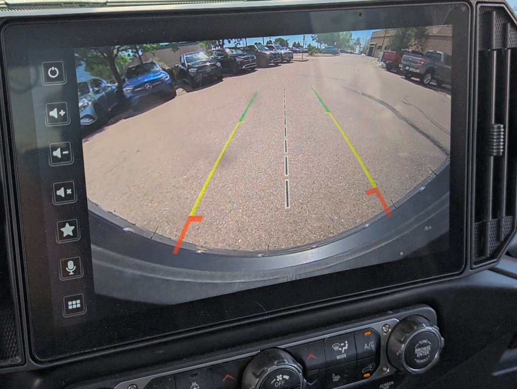 Used 2018 Jeep Wrangler Unlimited Rubicon w/ Dual Top Group AWD/4WD image 17