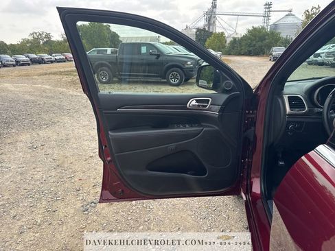 Used 2016 Jeep Grand Cherokee Overland w/ Advanced Technology Group image 9