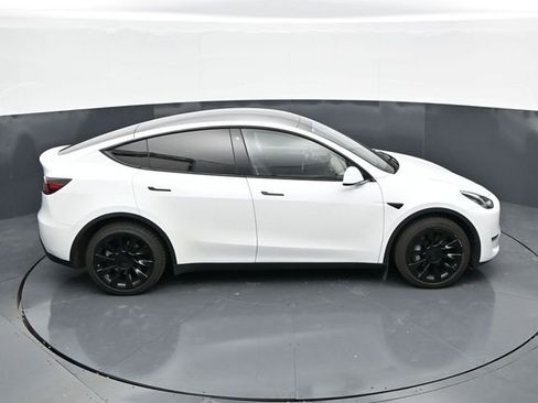 Used 2023 Tesla Model Y Long Range AWD/4WD image 34