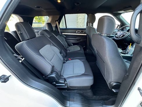 Used 2016 Ford Explorer XLT AWD/4WD image 16