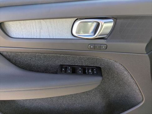 New 2026 Volvo EX40 Plus w/ Climate Package image 7