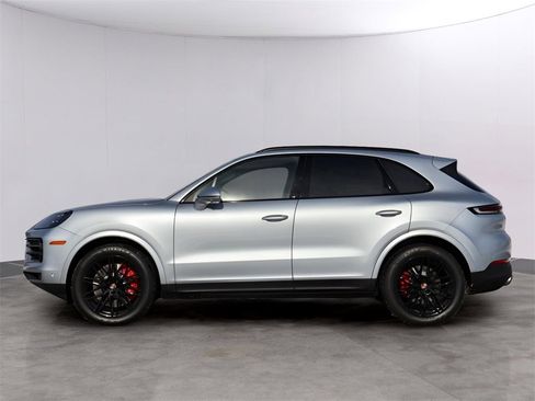 Used 2026 Porsche Cayenne S image 2