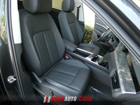 Used 2021 Audi e-tron Premium w/ Convenience Plus Package AWD/4WD image 28