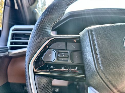 Used 2025 Toyota Sequoia 4WD image 31