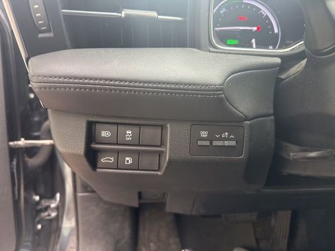 Used 2019 Toyota Avalon XLE image 15