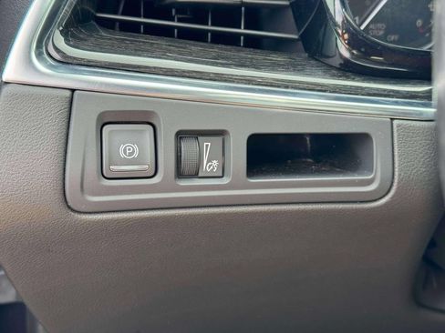 Used 2021 Cadillac XT5 Premium Luxury AWD/4WD image 22