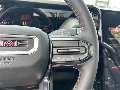 New 2026 GMC Yukon XL AT4 AWD/4WD image 22