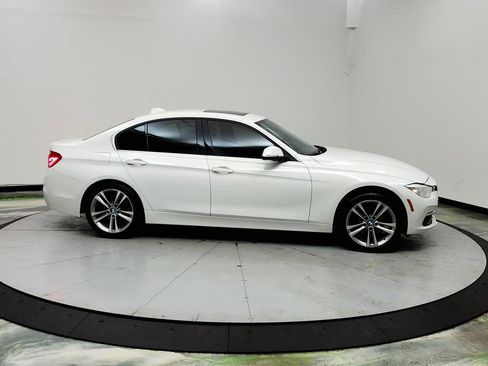 Used 2018 BMW 330i Sedan RWD image 4