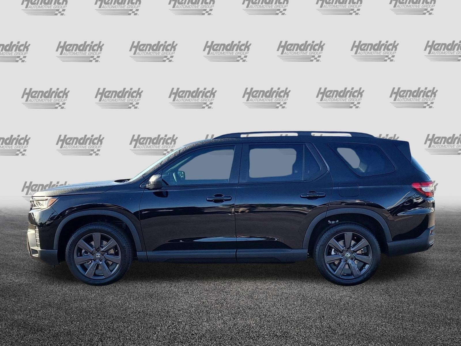 New 2026 Honda Pilot Sport image 4