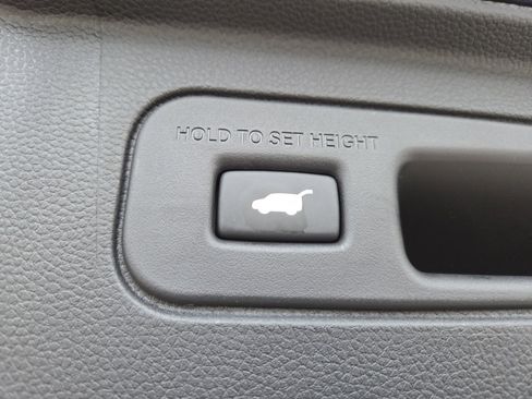 Used 2025 Honda Pilot EX-L image 19