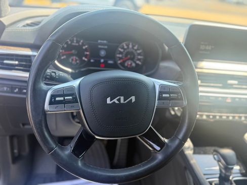 Used 2022 Kia Telluride SX w/ SX Prestige Package AWD/4WD image 9
