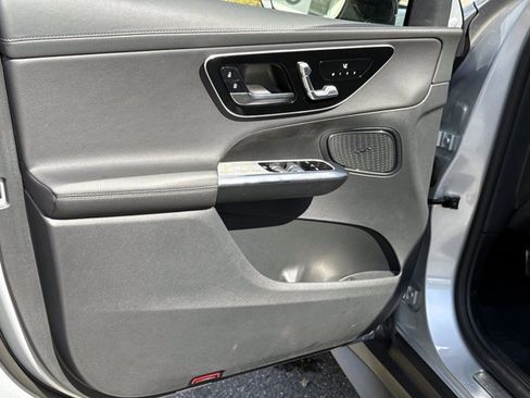 Used 2025 Mercedes-Benz GLC 300 image 18