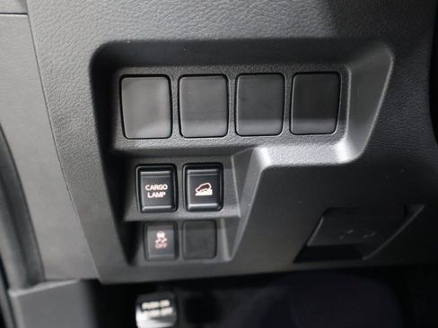 Used 2024 Nissan Frontier SV image 36