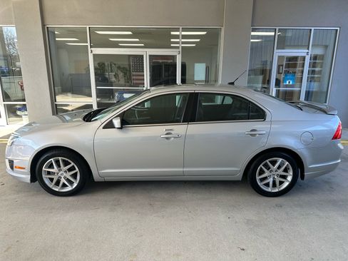 Used 2010 Ford Fusion SEL image 4