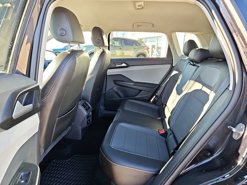 Certified 2023 Volkswagen Taos SE w/ Black Wheel Package image 9