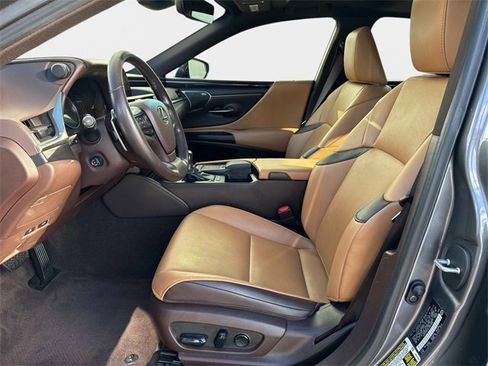 Used 2020 Lexus ES 300h w/ Premium Package image 15