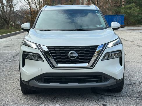 Certified 2023 Nissan Rogue SV w/ SV Premium Package image 3