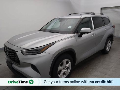 Used 2022 Toyota Highlander L FWD image 1
