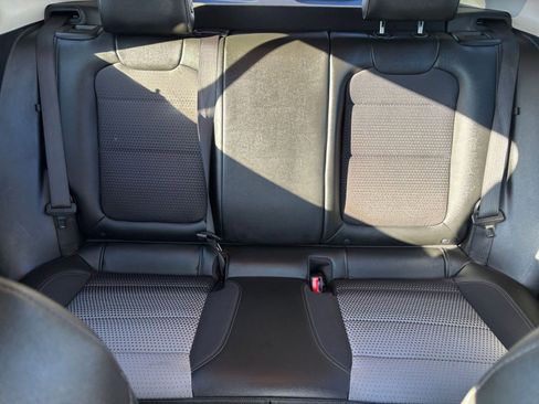 Used 2025 Chevrolet Trax LT image 32