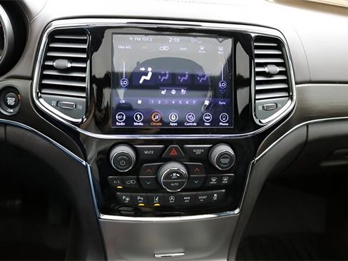 Used 2019 Jeep Grand Cherokee Overland image 22