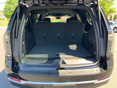 New 2026 Chevrolet Suburban LT w/ Comfort Package AWD/4WD image 33