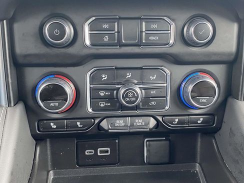 Used 2024 Chevrolet Tahoe LT w/ Luxury Package image 29