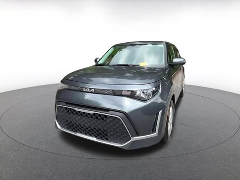 Used 2025 Kia Soul LX w/ LX Technology Package FWD image 6