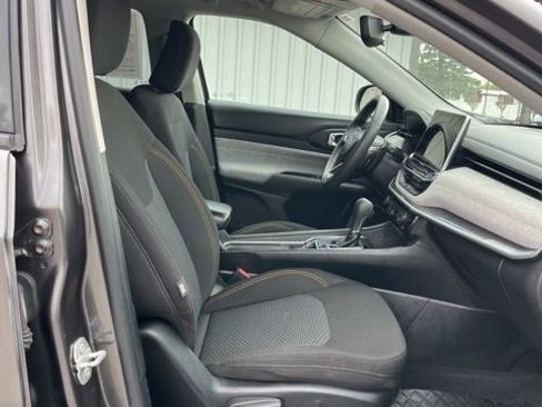 Used 2022 Jeep Compass Sport AWD/4WD image 36