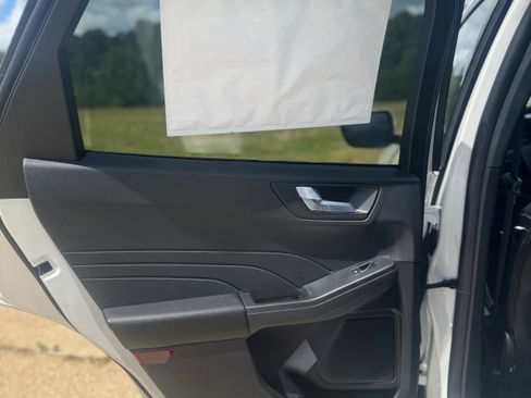 Used 2024 Ford Escape Platinum image 32