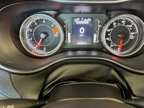 Used 2019 Jeep Cherokee Latitude Plus FWD image 13