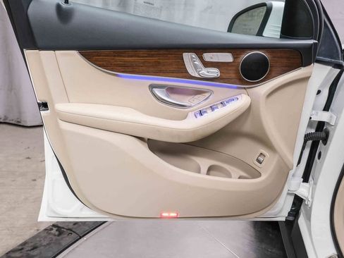 Certified 2022 Mercedes-Benz GLC 300 GLC 300 image 22