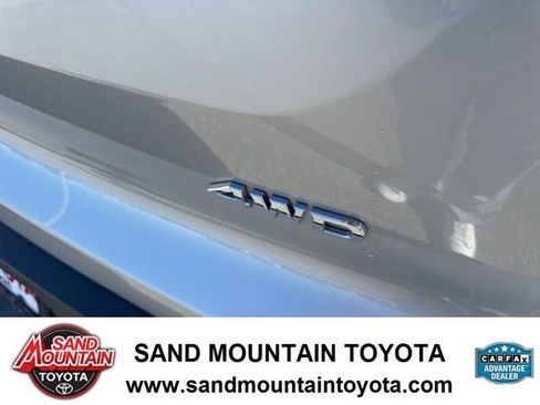 Used 2025 Nissan Pathfinder SV image 9