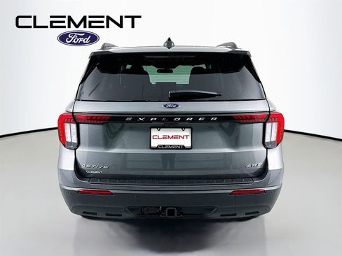 New 2026 Ford Explorer Active image 7