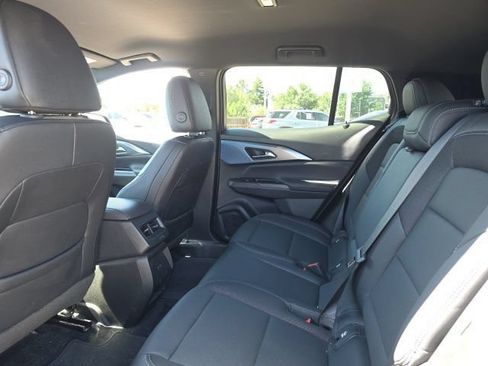 Used 2024 Chevrolet Equinox EV LT FWD image 10