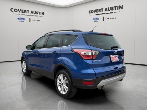 Used 2018 Ford Escape SE image 3