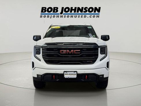 Used 2023 GMC Sierra 1500 AT4 w/ AT4 Premium Package AWD/4WD image 3