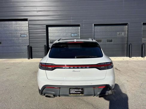 Certified 2024 Porsche Macan image 9