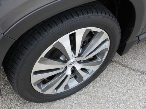 Used 2019 Subaru Ascent Premium image 12