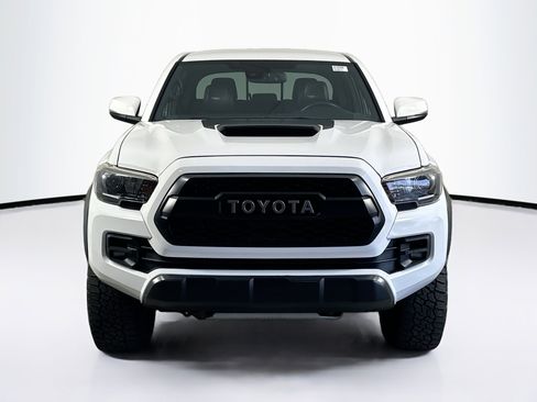 Used 2018 Toyota Tacoma TRD Pro image 2