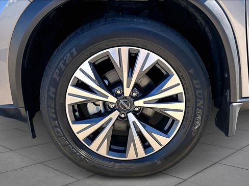 Certified 2023 Nissan Rogue SV image 11