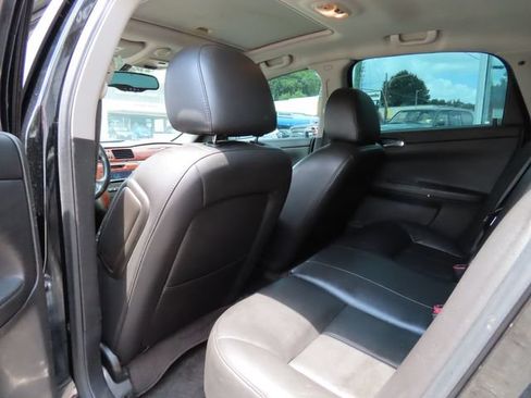 Used 2011 Chevrolet Impala LTZ FWD image 13