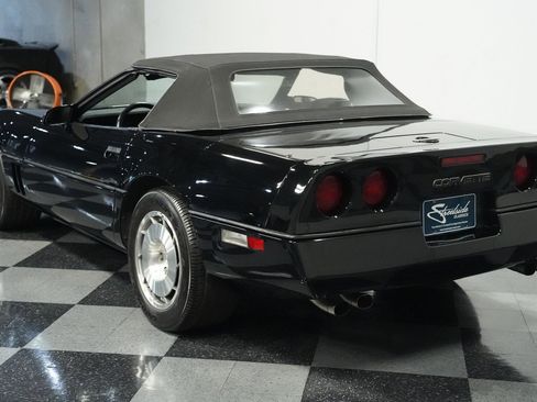 Used 1986 Chevrolet Corvette Convertible image 8