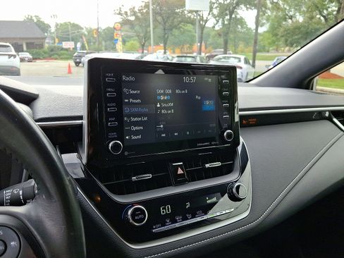 Used 2021 Toyota Corolla SE image 23