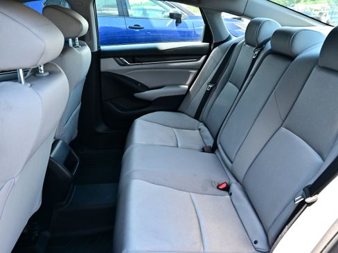 Used 2018 Honda Accord LX image 11