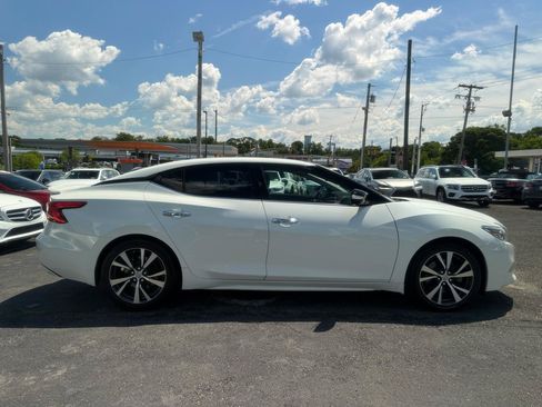 Used 2016 Nissan Maxima Platinum FWD image 4