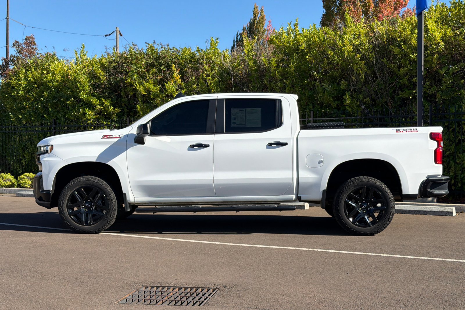 Used 2021 Chevrolet Silverado 1500 LT Trail Boss w/ Bed Protection Package AWD/4WD image 7