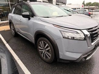 Used 2022 Nissan Pathfinder Platinum w/ Cargo Package AWD/4WD video 2
